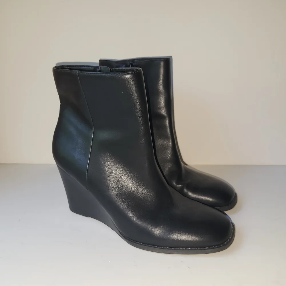 Dolce Vita Black Wedge Boots